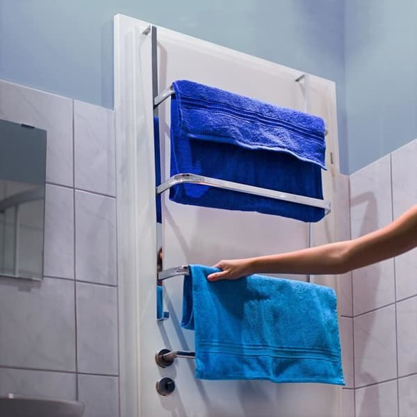 Relaxdays 3-bars handduksställ HxBxD: 85 x 54 x 11,5 cm Rostfritt stål optisk dörrfäste 2 krokar Kök eller badrum,