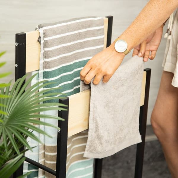 Relaxdays Handduksställ på fot Design U 2 hyllor Ställ för badhanddukar SDB 86x45x19cm, trä+stål, natur