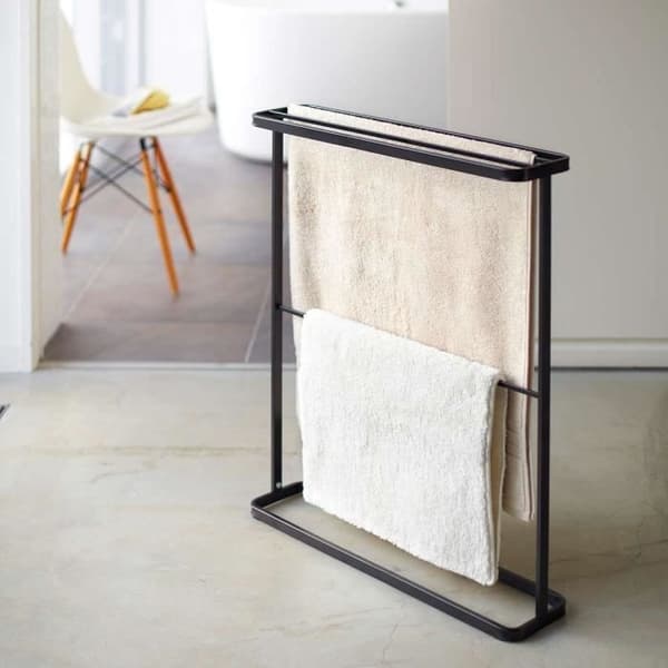 Trippel handduksställ i metall Dimension Produkt: B 65 x H 75 x D 15 cm Svart