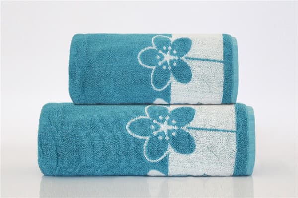 Paloma 2 håndklæde 70x140 aqua turkise blomster 450g/m2 Greno