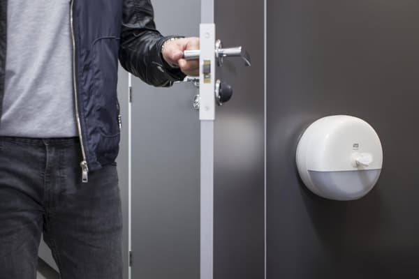 Dispenser TORK T8 SMARTONE Toa svart