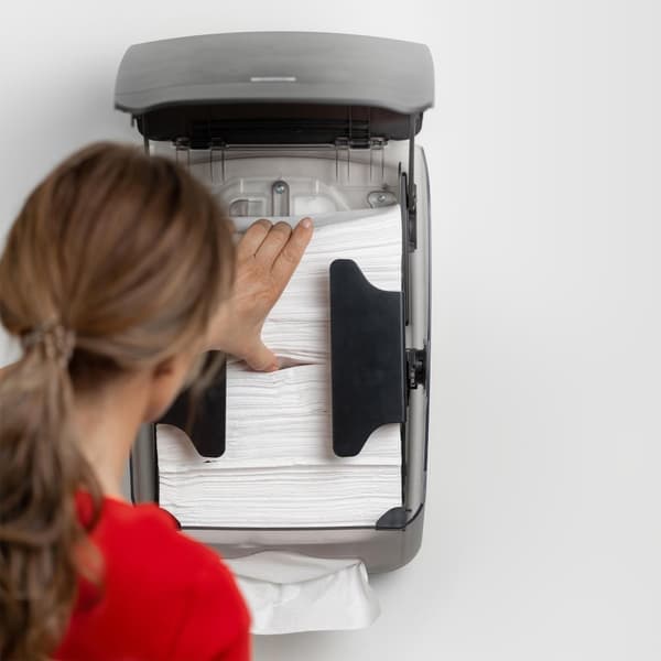 Dispenser KATRIN Handduk M svart
