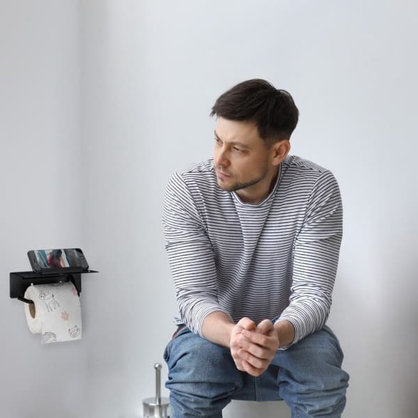 Relaxdays Toalettpappershållare med mobilhållare, väggmontering med och utan borrning, i rostfritt stål 430, matt svart