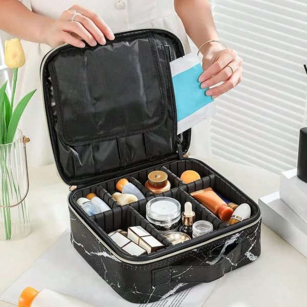 UNIQ Makeup Rejsetaske - Toilettaske / Kosmetiktaske til alt dit makeup - Black Marble