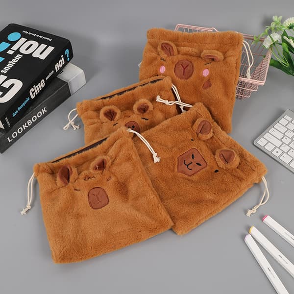 INF Oppbevaringspose med snøring med capybara-design C