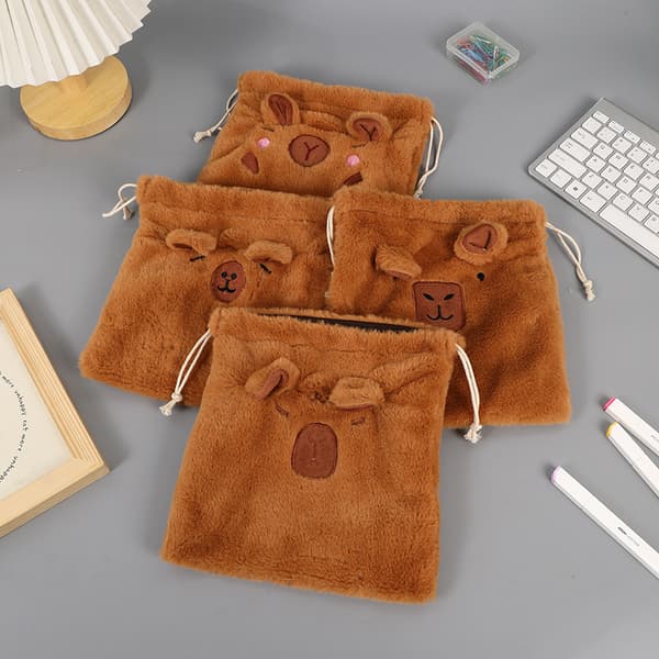 INF Oppbevaringspose med snøring med capybara-design C