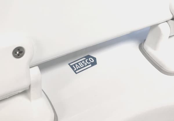 Gångjärnskit till toalettsits Jabsco 58105-1000, passar Deluxe/Comfort 2018 &amp; framåt