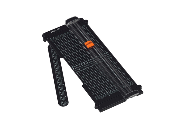 Fiskars SureCut, 7 arkkia, 30 cm, A4, 80 g/m², Hartsi, Musta
