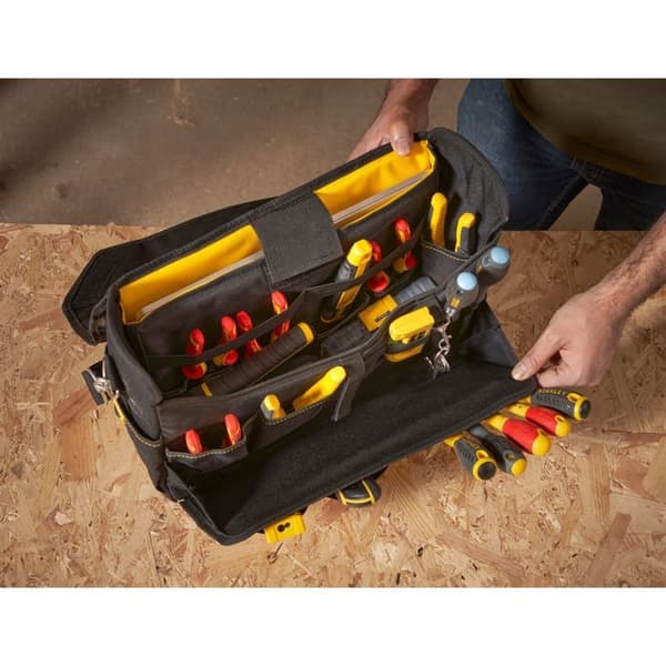 Verktygsväska - Stanley - FMST1 80149 - Vadderad ficka - Justerbar axelrem - 4 plastfötter