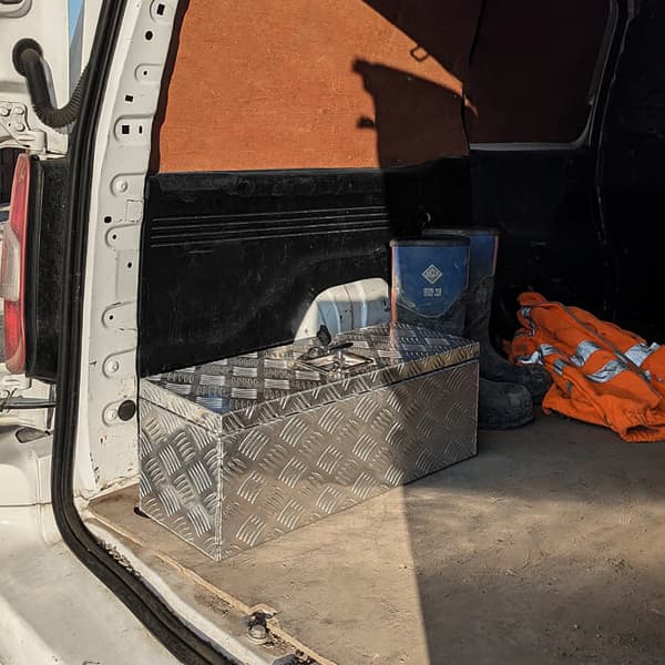 Lockable Aluminum Tool Box 2 Keys Trailer Truck Van Storage Cabinet Sturdy Sealing Strip Waterproof 2 Gas Springs Carry Bag 35L Small – 102L Large