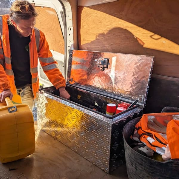 Lockable Aluminum Tool Box 2 Keys Trailer Truck Van Storage Cabinet Sturdy Sealing Strip Waterproof 2 Gas Springs Carry Bag 35L Small – 102L Large