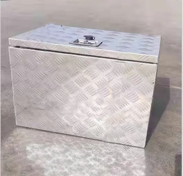 Verktygslåda, legerat aluminium, lås och nyckel