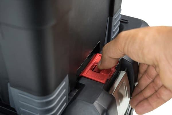 Keter - 17181110 - Vagn med bagageutrymme och Master Pro verktygslåda i plast Röd/silver