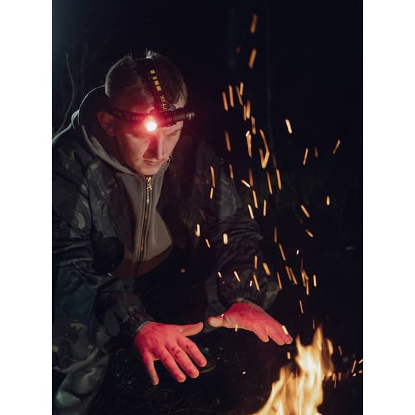 ArmyTek Wizard C2 WR Magnet White & Red LED Pannlampa med magnetfäste Uppladdningsbara batteri 1100 lm 3 h 65 g