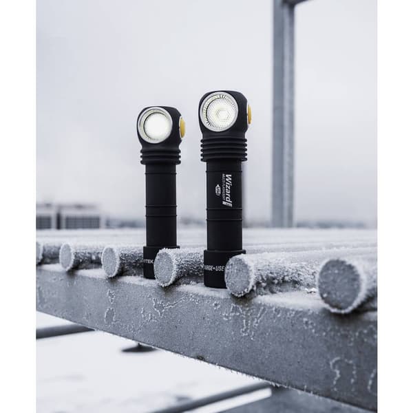 ArmyTek Wizard C2 Pro Magnet White LED Handlampa med magnetfäste Uppladdningsbara batteri 2500 lm 4800 h 65 g