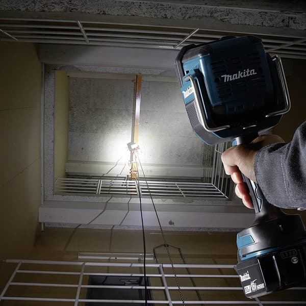 Makita DEBDML812 LED Arbetslampa Uppladdningsbara batteri 1250 lm