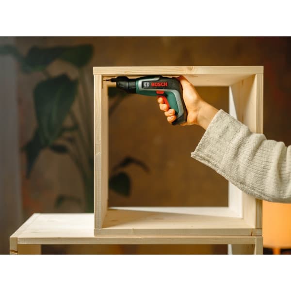 Bosch IXO 7 Basic -skruetrækker med batteri
