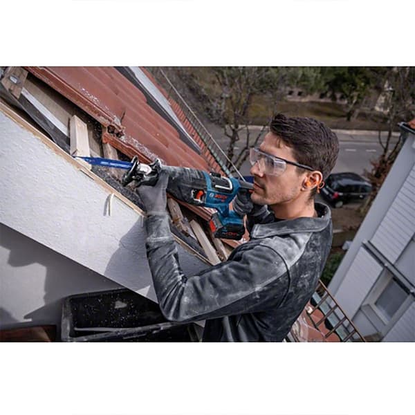 Bosch Professional Sable Såg Gsa 18v-28 L-boxx Silver