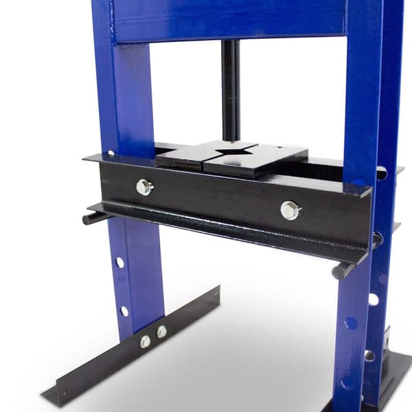 Hydraulinen konepajarunkopuristin karalla 6 tonniin asti Bituxx-korjaamolle