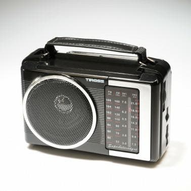 TIROSS KANNETTAVA AKKURADIO