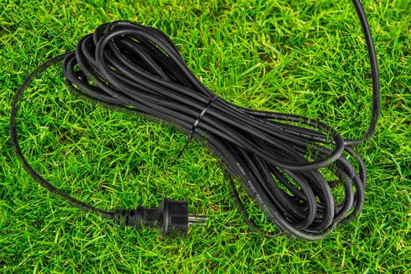 Uppopumppu likaiselle vedelle 400W, teho 7500 l/h.