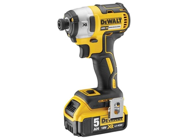 Slagskruvdragare DeWalt DCF887P2; 18 V; 2x5,0 Ah batt.