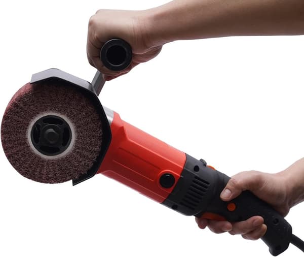 Grinder Brush Maskin, Ergonomisk Tvåhandsdrift, Kraftfull 1580W Motor, Mångsidig 600-3000 Min-1 Hastighet