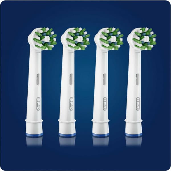 Oral-B CrossAction -utbytesborste, 4 st