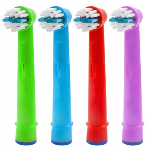 Oral-B Vitality 100 Spiderman elektrisk tandborste + 4 färgglada utbytestips