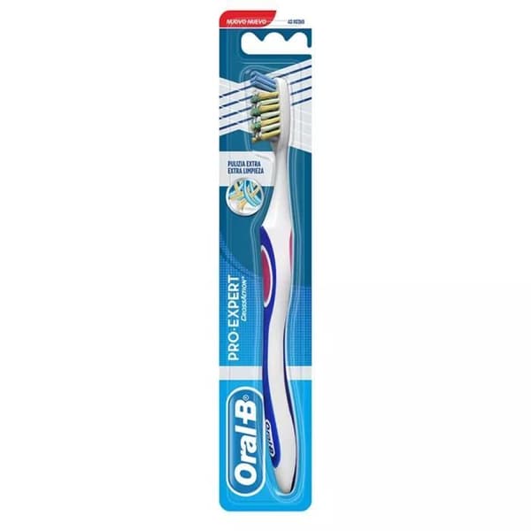 Oral-B Pro Expert Cross Action Med40 tandborste.