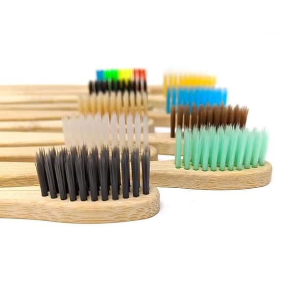 SHOP-STORY - Naturlig bambu- och koltandborste - Antibakterier - Säljs styckvis - Slumpmässig färg