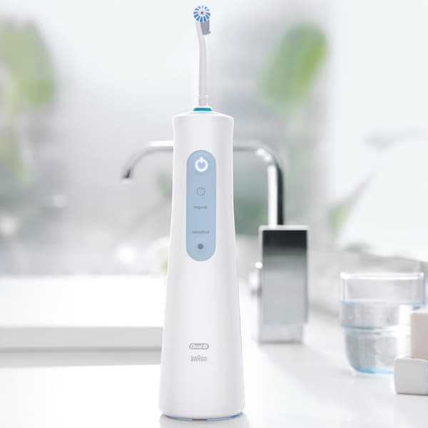 Oral-B AquaCare 4 – Hampaiden puhdistus mikrokupla-teknologialla