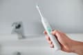Miniatyrbillede 3 af 5: Philips Sonicare ProtectiveClean 5100 ProtectiveClean 5100 HX6851/34 2-pak soniske elektriske tandbørster med tilbehør