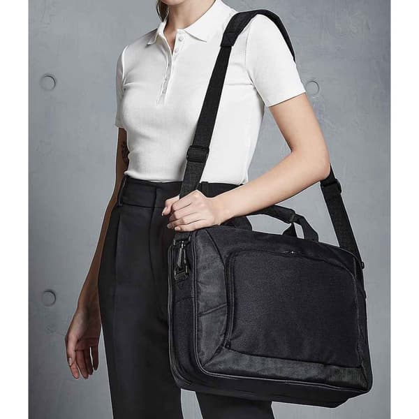 Quadra Executive Shoulder Bag
