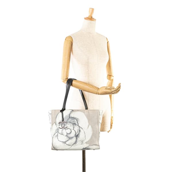 Pre-owned Chanel Camellia Printed Canvas Shopper Tote Gray