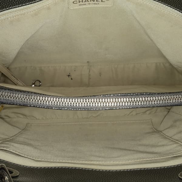 Pre-owned Chanel Metallic Caviar Grand Shopping Tote Gray