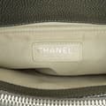 Pikkukuva 10 / 10: Pre-owned Chanel Metallic Caviar Grand Shopping Tote Gray