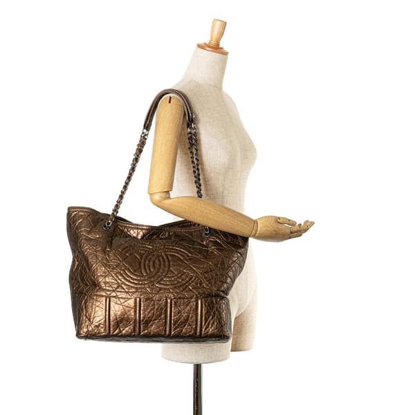 Pre-owned Chanel Distressed Calfskin Shopping In Moscow Tote Brown