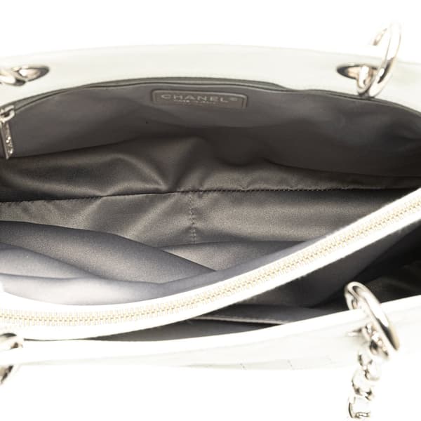 Pre-owned Chanel Caviar Grand Shopping Tote White