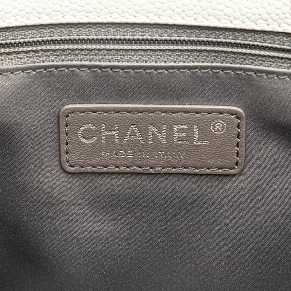 Pre-owned Chanel Caviar Grand Shopping Tote White