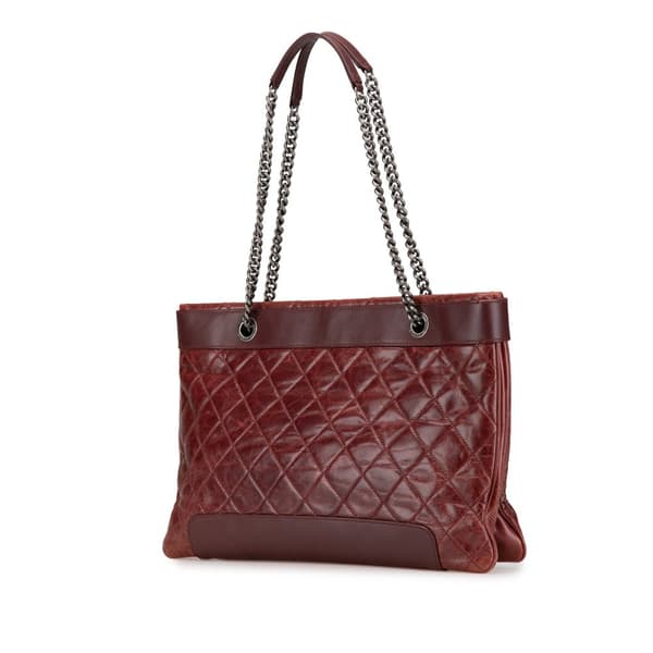 Pre-owned Chanel Quilted Aged Calfskin East West Tote Red