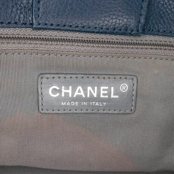 Pre-owned Chanel Small Calfskin Executive Cerf Tote Blue