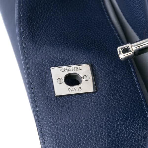 Pre-owned Chanel Small Calfskin Executive Cerf Tote Blue