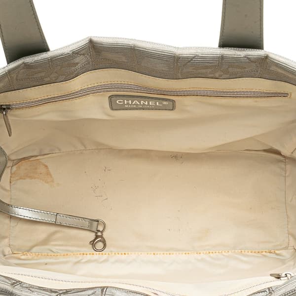 Pre-owned Chanel New Travel Line Nylon Tote Gray