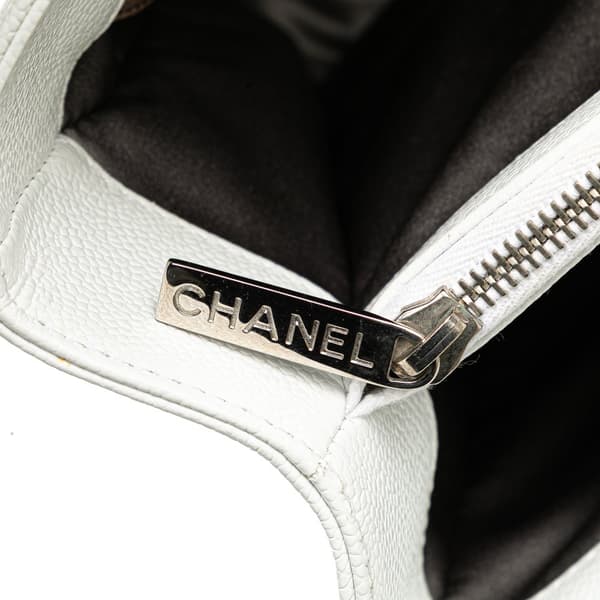 Pre-owned Chanel Caviar Grand Shopping Tote White