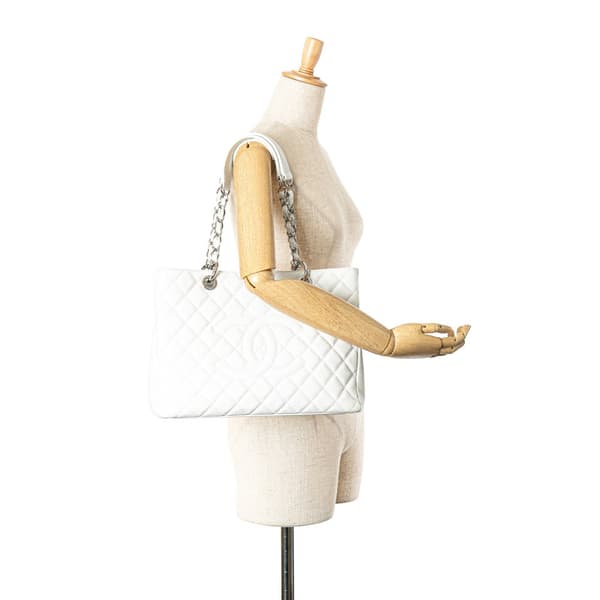 Pre-owned Chanel Caviar Grand Shopping Tote White