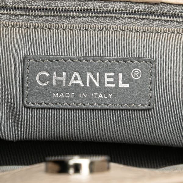 Pre-owned Chanel Small Calfskin Executive Cerf Tote Brown