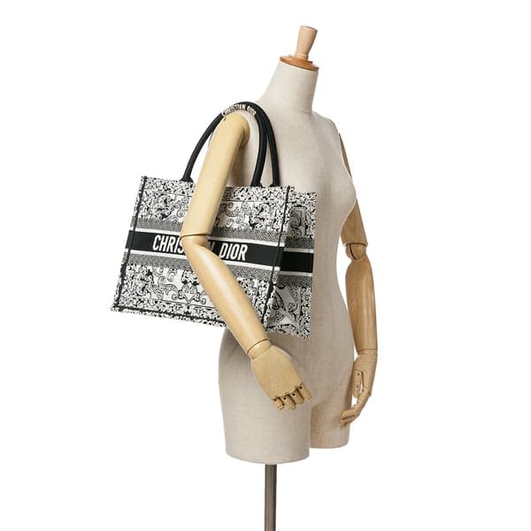 Pre-owned Dior Medium Embroidered Book Tote White