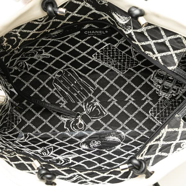 Pre-owned Chanel Large Calfskin Essential 31 Rue Cambon Shopping Tote White