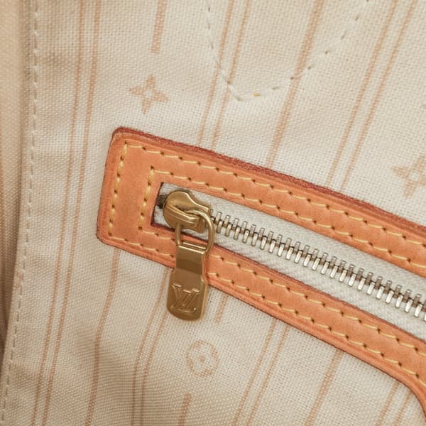 Pre-owned Louis Vuitton Damier Azur Neverfull MM White